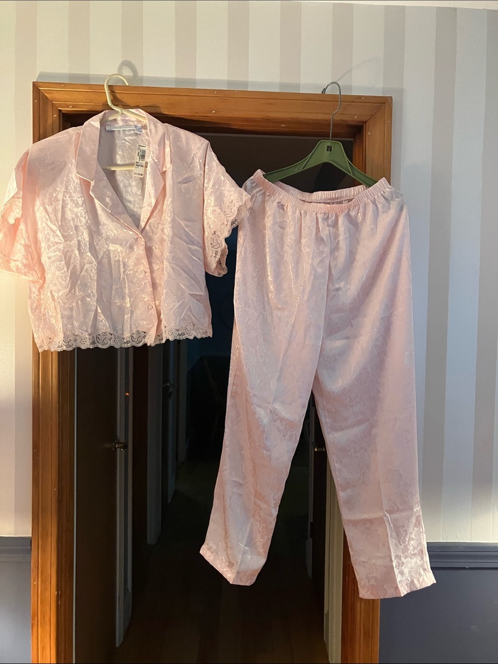 ✨ NWT Vintage Erika Taylor Intimates 2-Piece Pink Satin Pajama Set size L
